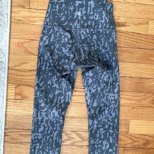 Lululemon grey camo cropped leggings. Size 2
